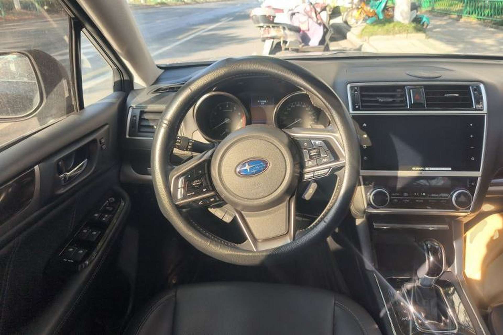 Used Subaru Outback 2018 2.5i Luxury Navigation Edition with EyeSight Steering Wheel