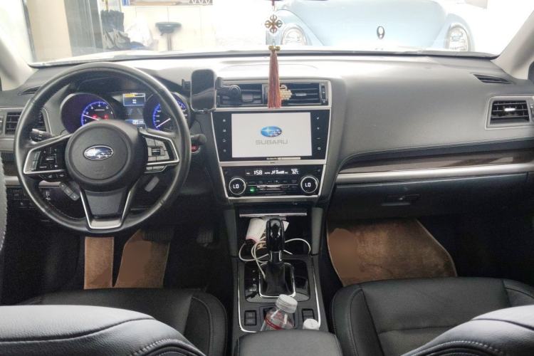 Used Subaru Outback 2018 2.5i Luxury Navigation Edition with EyeSight Center Console