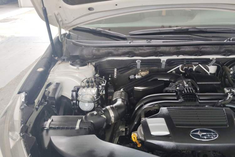 Used Subaru Outback 2018 2.5i Luxury Navigation Edition with EyeSight Engine Bay Right