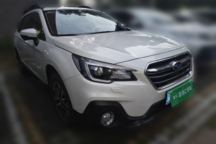 Used Subaru Outback 2018 2.5i Luxury Navigation Edition with EyeSight Front Right 45 Deg