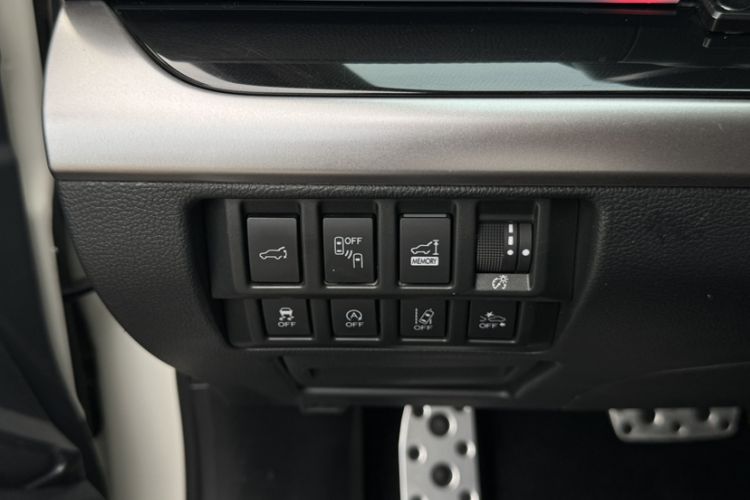 Used Subaru Outback 2018 2.5i Sport Navigation Edition with EyeSight Interior 12