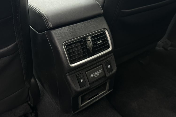 Used Subaru Outback 2018 2.5i Sport Navigation Edition with EyeSight Interior 14