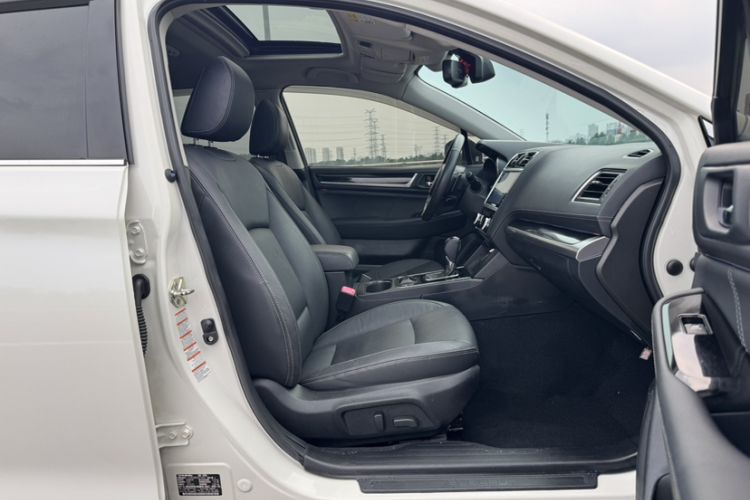 Used Subaru Outback 2018 2.5i Sport Navigation Edition with EyeSight Interior 15