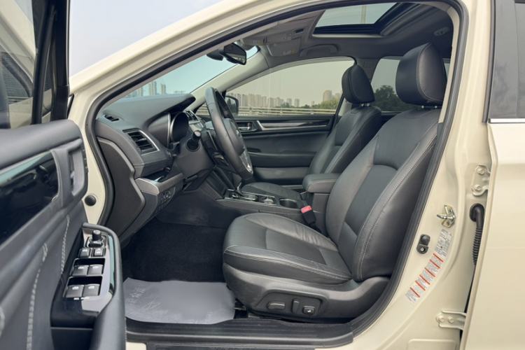 Used Subaru Outback 2018 2.5i Sport Navigation Edition with EyeSight Interior 8
