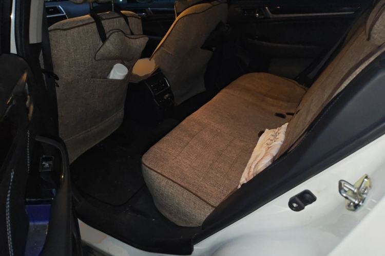 Used Subaru Outback 2018 2.5i Luxury Navigation Edition with EyeSight Left Rear Seat