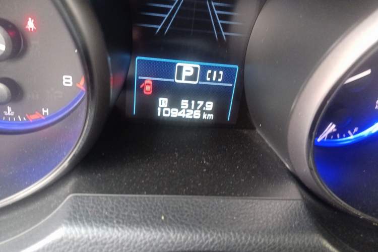 Used Subaru Outback 2018 2.5i Sport Navigation Edition with EyeSight Odometer Close Up