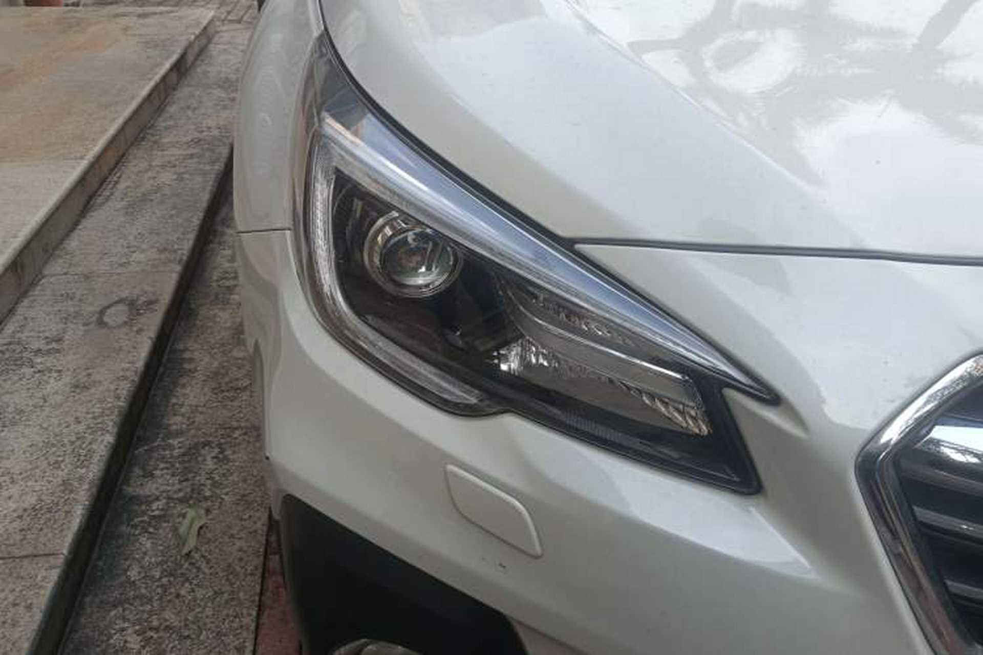 Used Subaru Outback 2018 2.5i Sport Navigation Edition with EyeSight Right Front Headlight