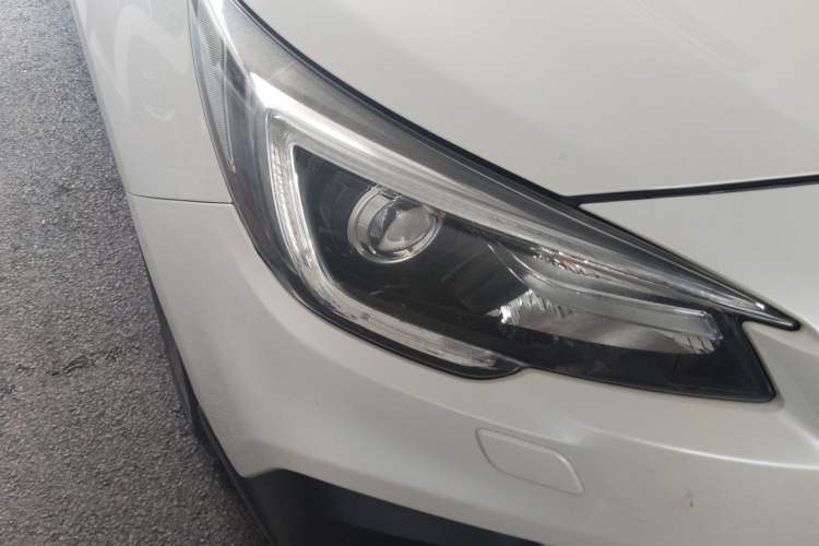 Used Subaru Outback 2018 2.5i Luxury Navigation Edition with EyeSight Right Front Headlight