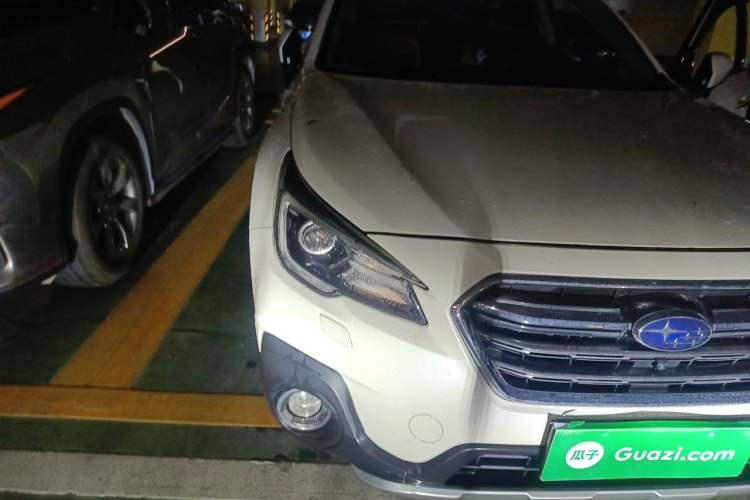 Used Subaru Outback 2018 2.5i Sport Navigation Edition with EyeSight Right Front Headlight