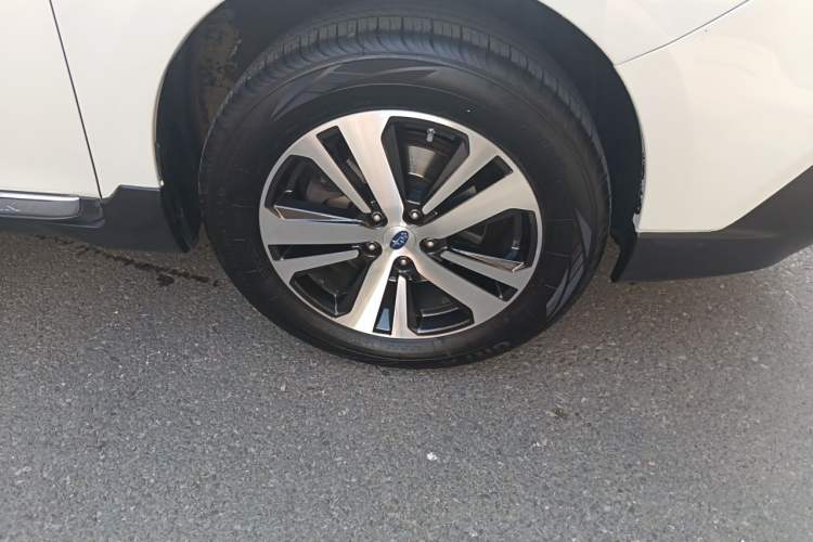 Used Subaru Outback 2018 2.5i Sport Navigation Edition with EyeSight Right Front Wheel Hub