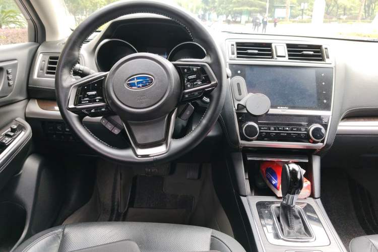 Used Subaru Outback 2018 2.5i Luxury Navigation Edition with EyeSight Steering Wheel