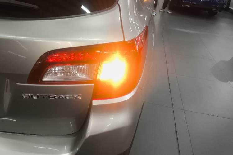 Used Subaru Outback 2018 2.5i Sport Navigation Edition with EyeSight Exterior 6