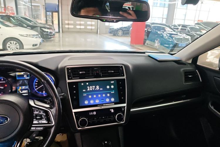 Used Subaru Outback 2018 2.5i Sport Navigation Edition with EyeSight Interior 2