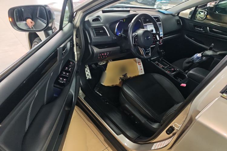 Used Subaru Outback 2018 2.5i Sport Navigation Edition with EyeSight Interior 3