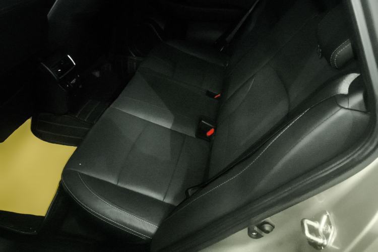 Used Subaru Outback 2018 2.5i Sport Navigation Edition with EyeSight Interior 4