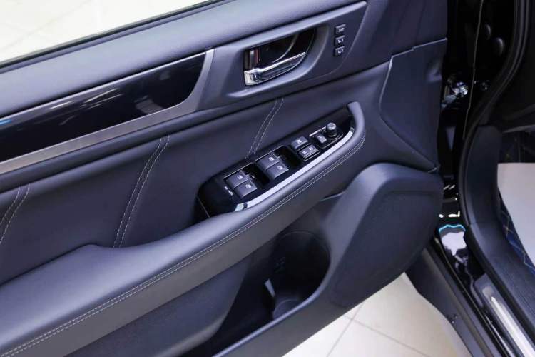 Used Subaru Outback 2019 2.5i Sport Navigation Edition with EyeSight Interior 2
