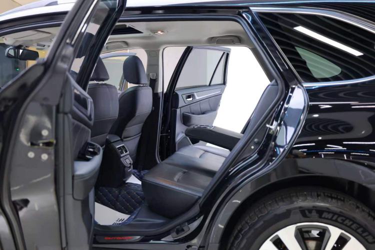 Used Subaru Outback 2019 2.5i Sport Navigation Edition with EyeSight Interior 8