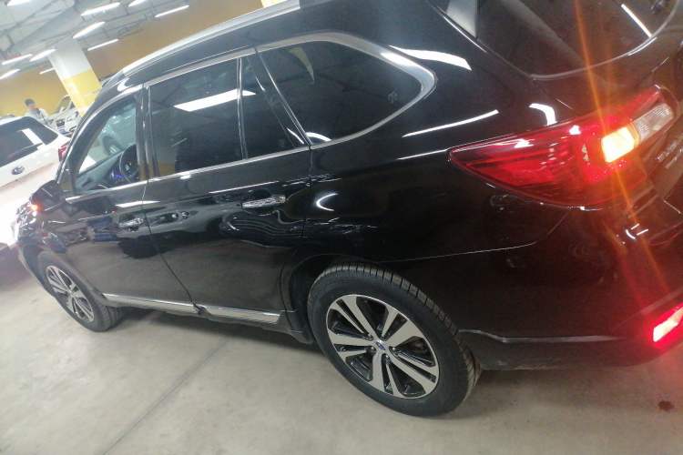 Used Subaru Outback 2019 2.5i Sport Navigation Edition with EyeSight Left Side