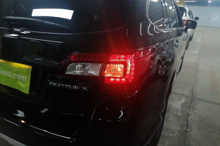 Used Subaru Outback 2019 2.5i Sport Navigation Edition with EyeSight Right Rear Taillight