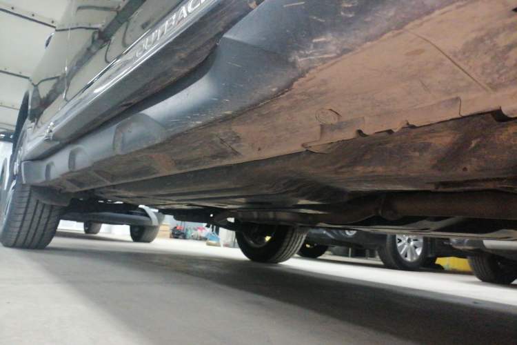 Used Subaru Outback 2019 2.5i Sport Navigation Edition with EyeSight Right Side Sill