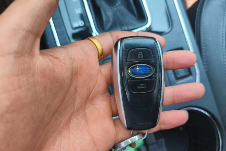 Used Subaru Outback 2019 2.5i Sport Navigation Edition with EyeSight Vehicle Key