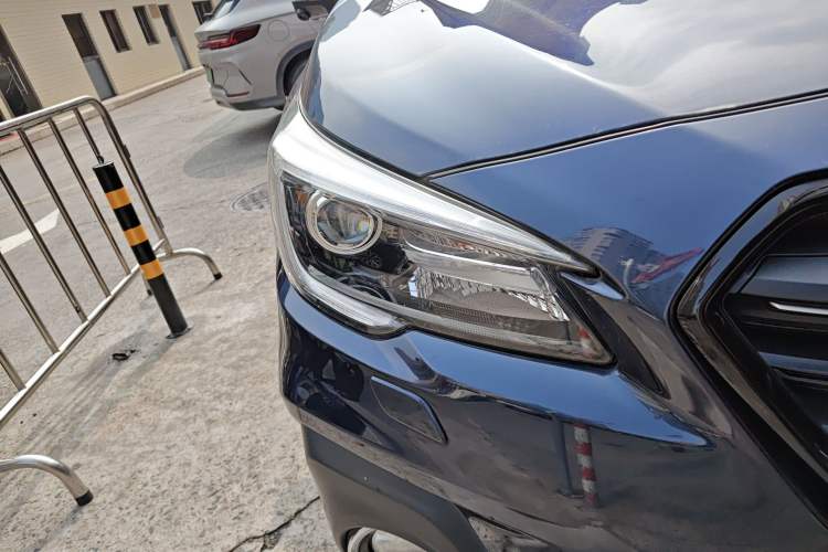 Used Subaru Outback 2019 2.5i Sport Navigation Edition Right Front Headlight