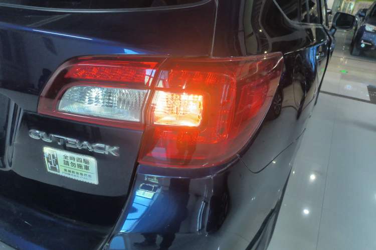 Used Subaru Outback 2019 2.5i Sport Navigation Edition with EyeSight Right Rear Taillight