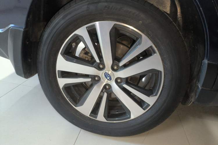 Used Subaru Outback 2019 2.5i Sport Navigation Edition with EyeSight Right Rear Wheel Hub