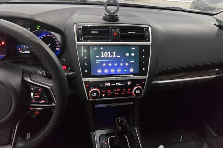 Used Subaru Outback 2019 2.5i Luxury Navigation Edition with EyeSight Audio And AC Panel