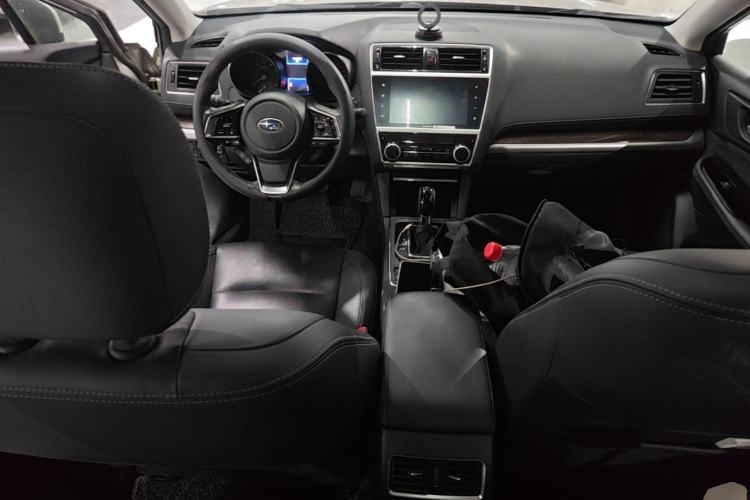 Used Subaru Outback 2019 2.5i Luxury Navigation Edition with EyeSight Center Console