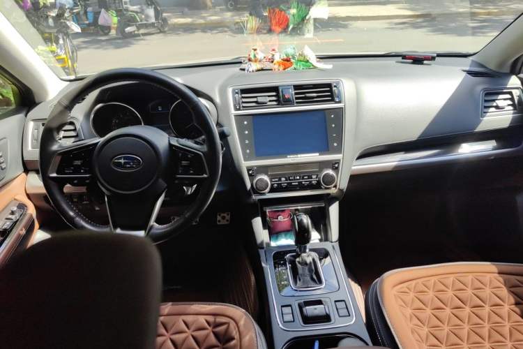 Used Subaru Outback 2019 2.5i Sport Navigation Edition with EyeSight Center Console