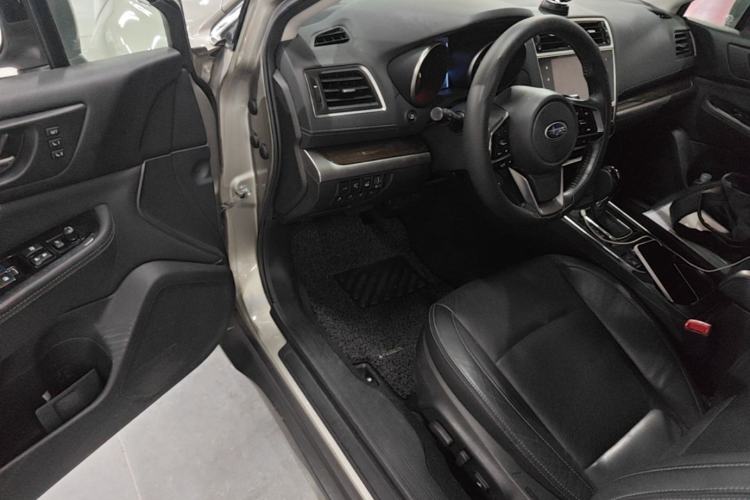 Used Subaru Outback 2019 2.5i Luxury Navigation Edition with EyeSight Driver Seat