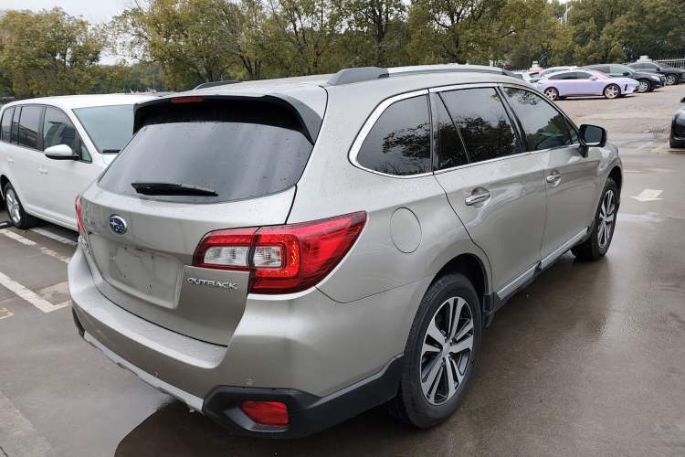 Used Subaru Outback 2019 2.5i Sport Navigation Edition with EyeSight Exterior 5