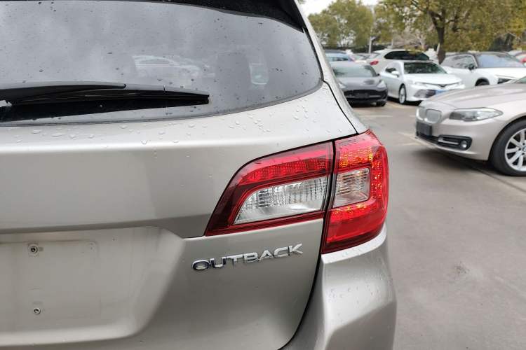Used Subaru Outback 2019 2.5i Sport Navigation Edition with EyeSight Exterior 6