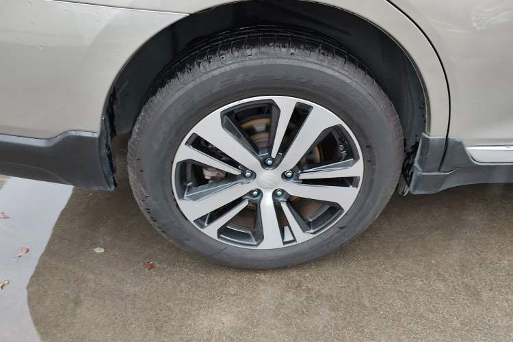 Used Subaru Outback 2019 2.5i Sport Navigation Edition with EyeSight Exterior 8