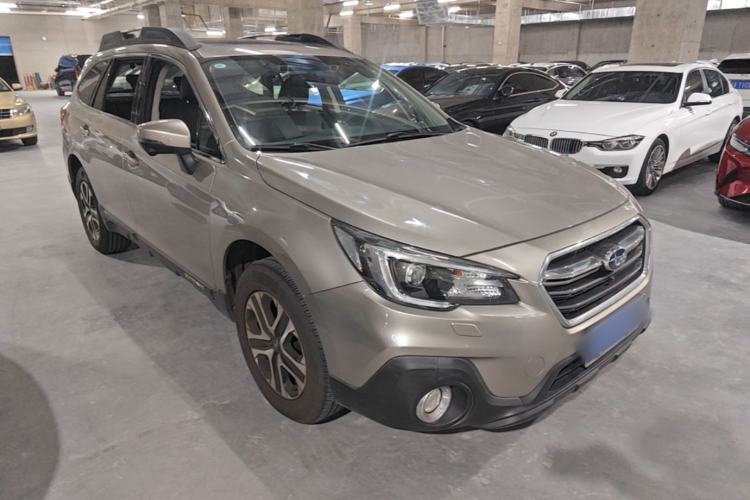 Used Subaru Outback 2019 2.5i Luxury Navigation Edition with EyeSight Front Right 45 Deg