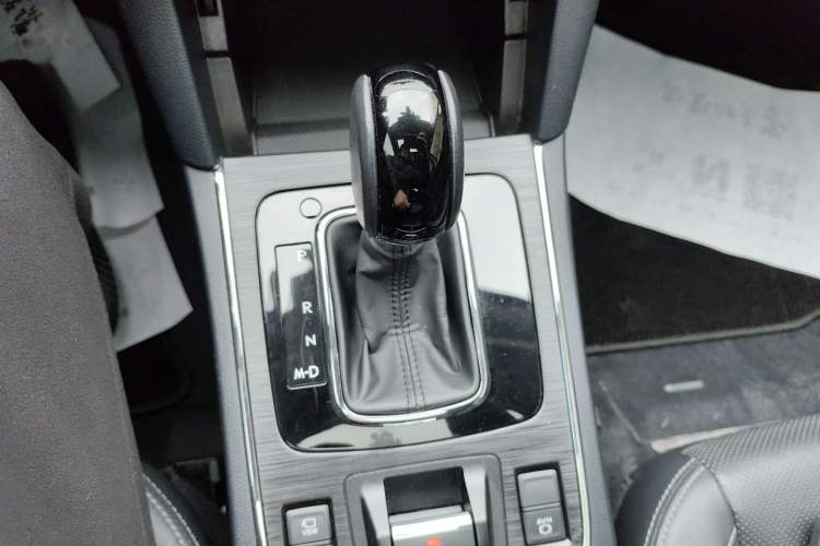 Used Subaru Outback 2019 2.5i Sport Navigation Edition with EyeSight Gear Lever