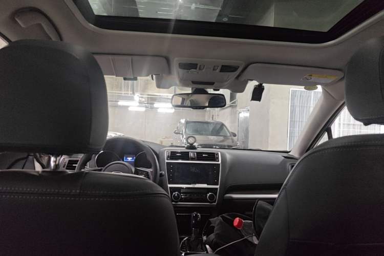Used Subaru Outback 2019 2.5i Luxury Navigation Edition with EyeSight Headliner