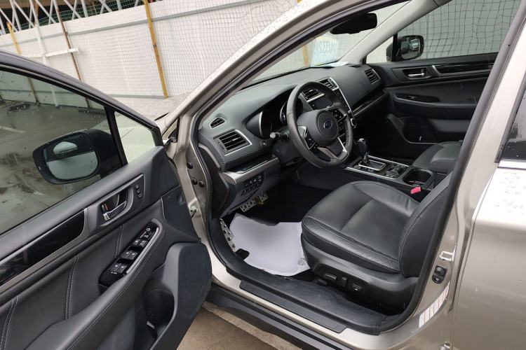 Used Subaru Outback 2019 2.5i Sport Navigation Edition with EyeSight Interior 3