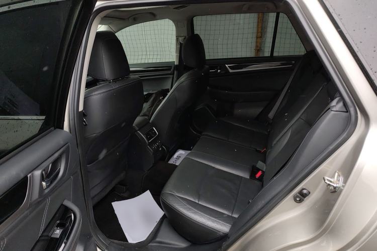 Used Subaru Outback 2019 2.5i Sport Navigation Edition with EyeSight Interior 4