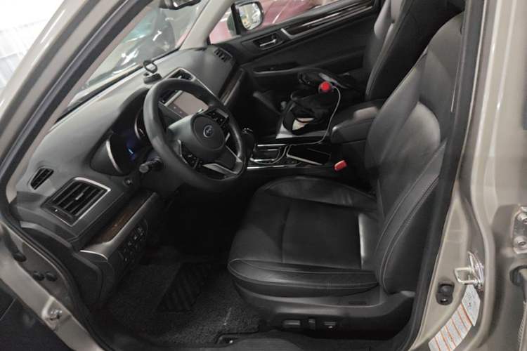 Used Subaru Outback 2019 2.5i Luxury Navigation Edition with EyeSight Left Front Seat