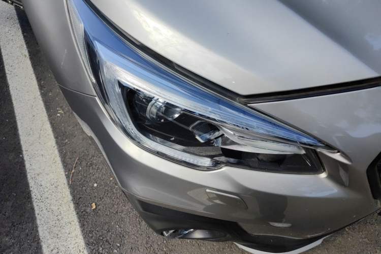 Used Subaru Outback 2019 2.5i Sport Navigation Edition with EyeSight Right Front Headlight