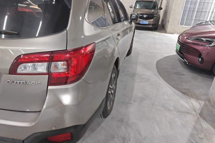 Used Subaru Outback 2019 2.5i Luxury Navigation Edition with EyeSight Right Rear Taillight