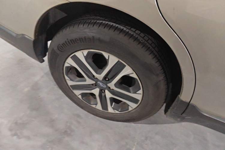Used Subaru Outback 2019 2.5i Luxury Navigation Edition with EyeSight Right Rear Wheel Hub