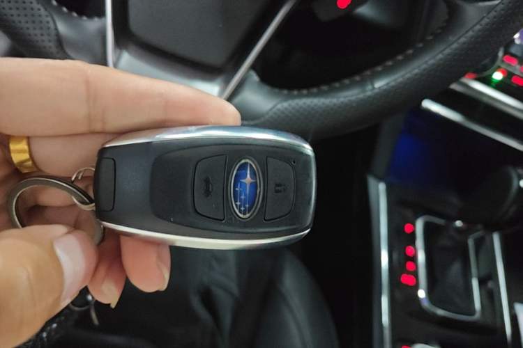 Used Subaru Outback 2019 2.5i Luxury Navigation Edition with EyeSight Vehicle Key