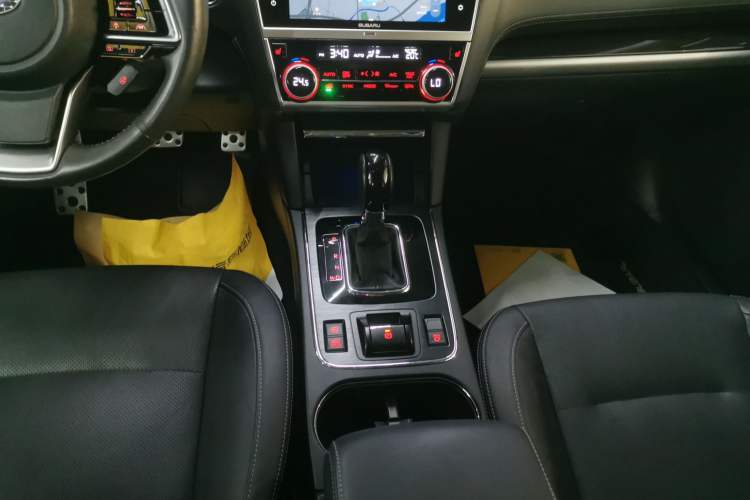 Used Subaru Outback 2019 2.5i Sport Navigation Edition with EyeSight Gear Lever