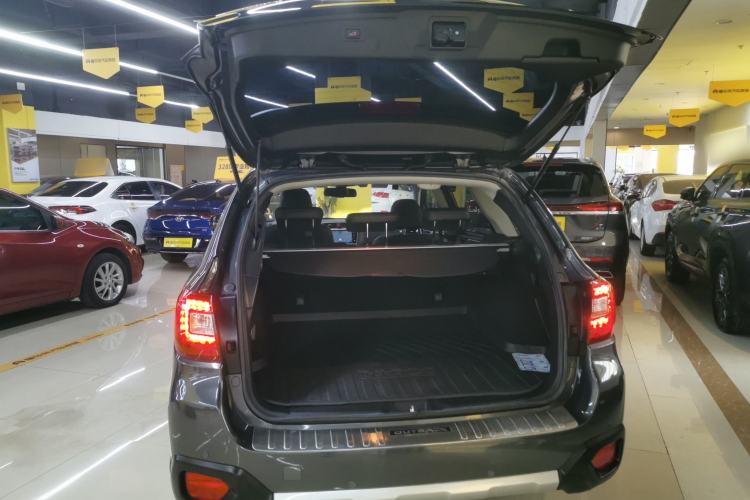 Used Subaru Outback 2019 2.5i Sport Navigation Edition with EyeSight Trunk