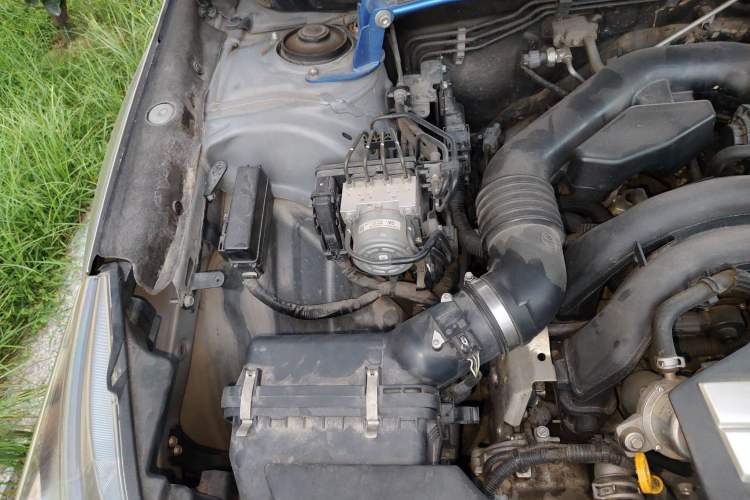 Used Subaru Outback 2019 2.5i Sport Navigation Edition with EyeSight Engine Bay Right