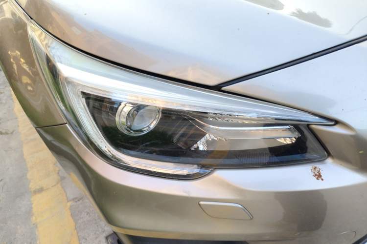 Used Subaru Outback 2019 2.5i Sport Navigation Edition with EyeSight Right Front Headlight