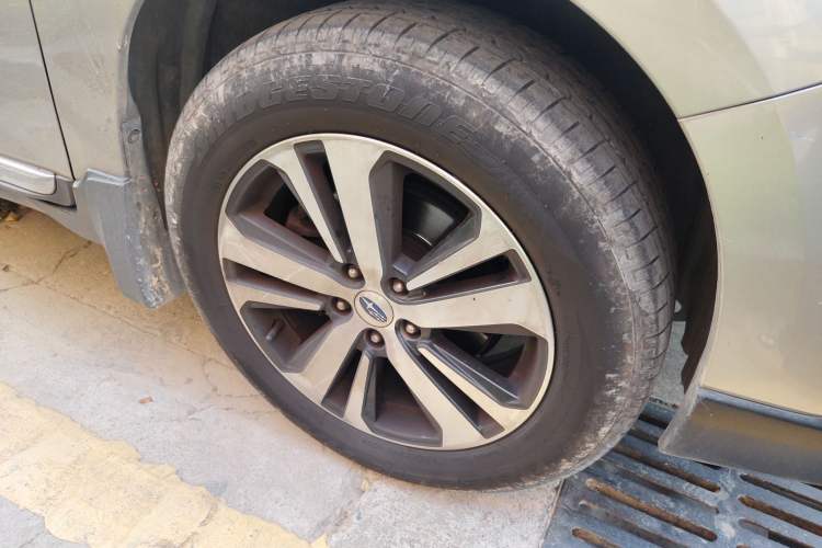 Used Subaru Outback 2019 2.5i Sport Navigation Edition with EyeSight Right Front Wheel Hub